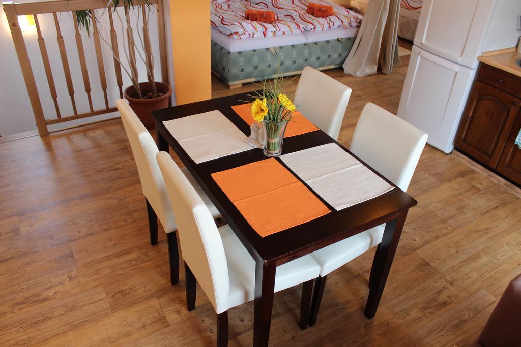 Orange Loft Apartment Kájov Exteriér fotografie